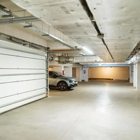 19 - Private Terrace & Parking * בוקרשט