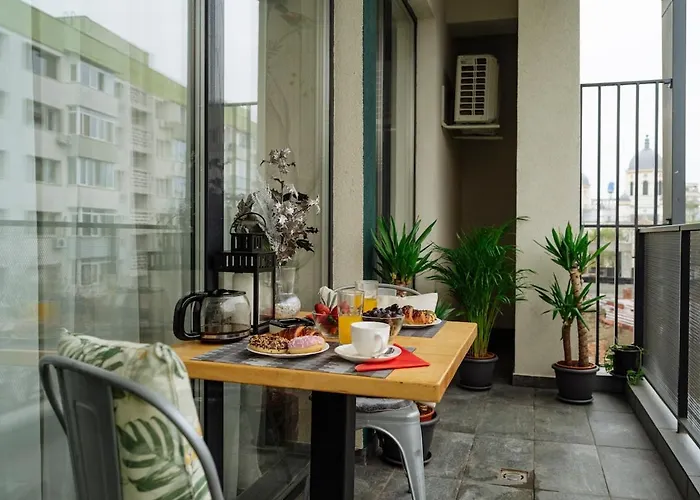 19 - Private Terrace & Parking Апартаменти