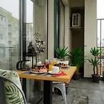 19 - Private Terrace & Parking Апартаменти