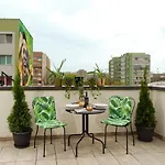 19 - Private Terrace & Parking Апартаменти