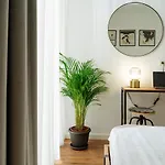 19 - Private Terrace & Parking Апартаменти Бухарест