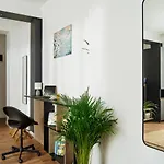 19 - Private Terrace & Parking Апартаменти Бухарест