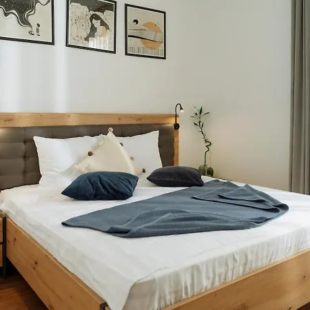 19 - Private Terrace & Parking Daire *